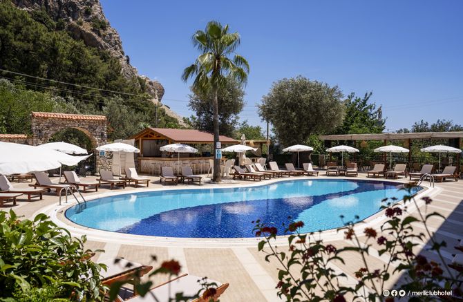 Meril Club Hotel & Spa